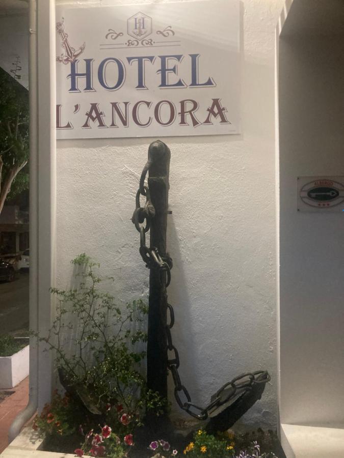 Hotel L'Ancora La Caletta Extérieur photo