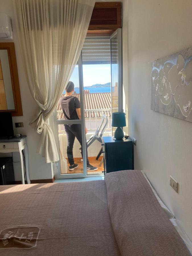 Hotel L'Ancora La Caletta Extérieur photo