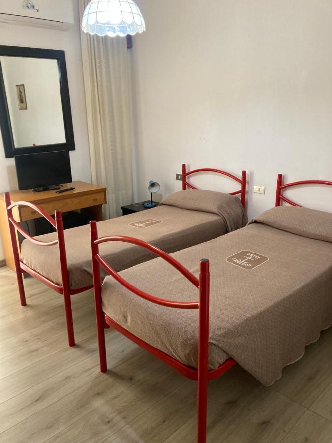 Hotel L'Ancora La Caletta Extérieur photo